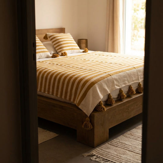 Couverture berbère marocaine avec pompons